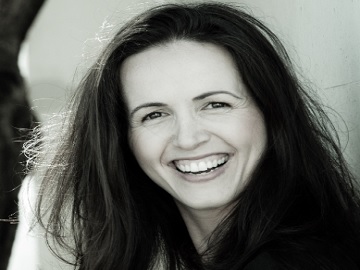 מאיה בן ארי-קריינית ומוסיקאית