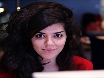 נועם כהן-שדרנית וקריינית 