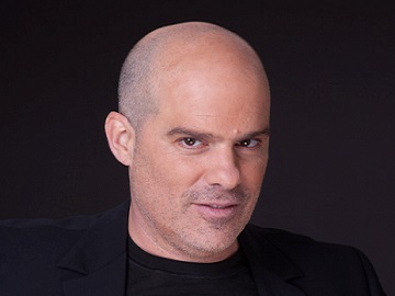 דן תורן-קריין-מדבב-שחקן-כותב 