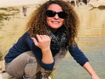 שירן בר -קריינית -עברית ואנגלית 